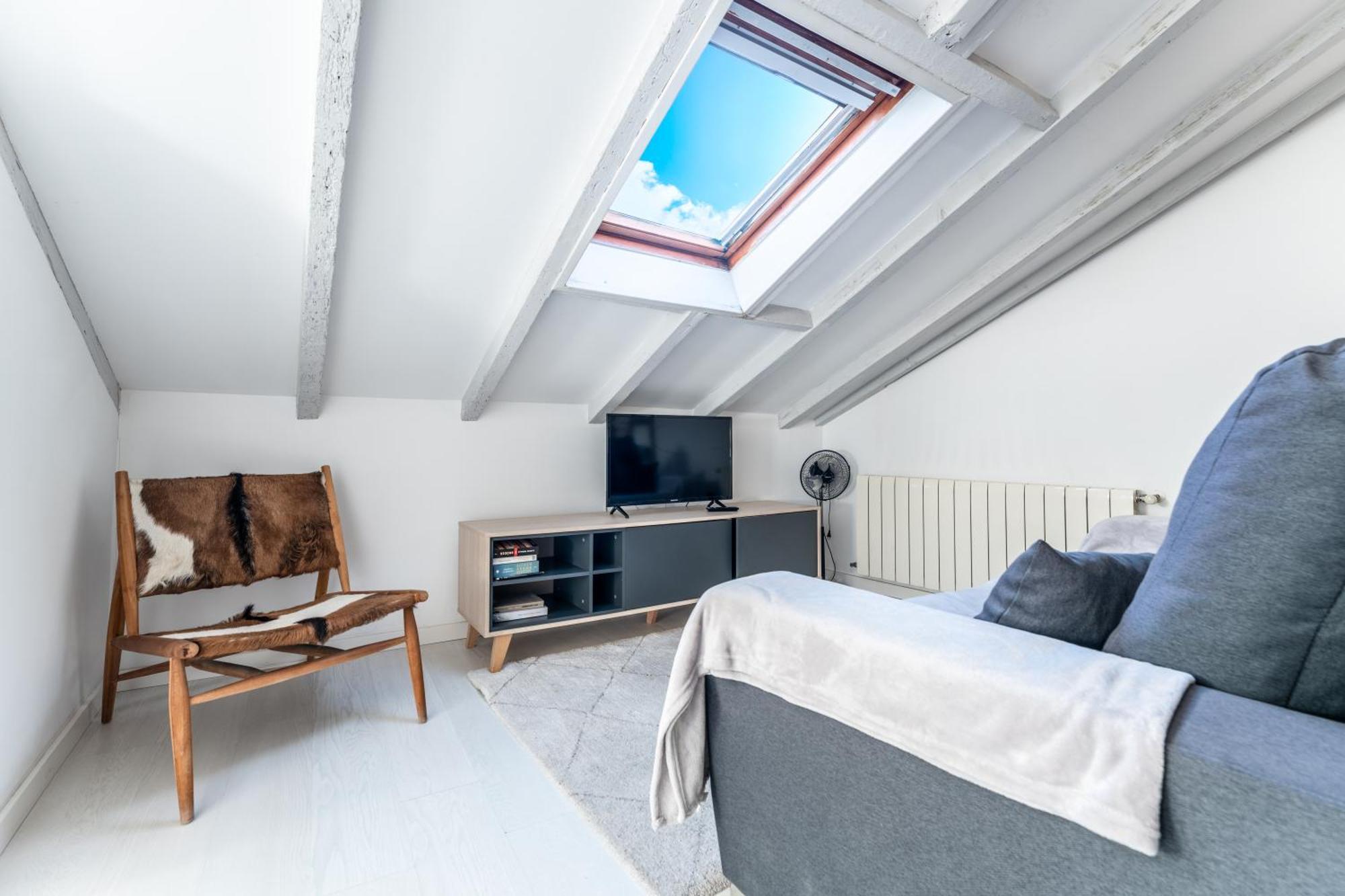 New And Bright Puertochico Attic Apartment *